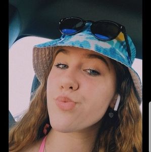 Meet your Posher, Bella